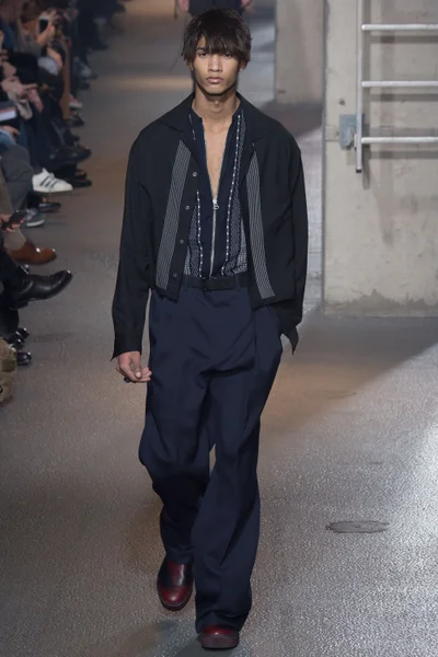 Look 29